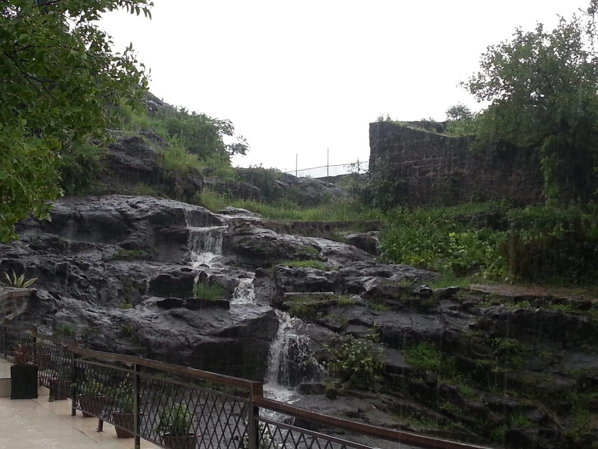 Hiranya Nature Retreat Daulatabad Exterior photo