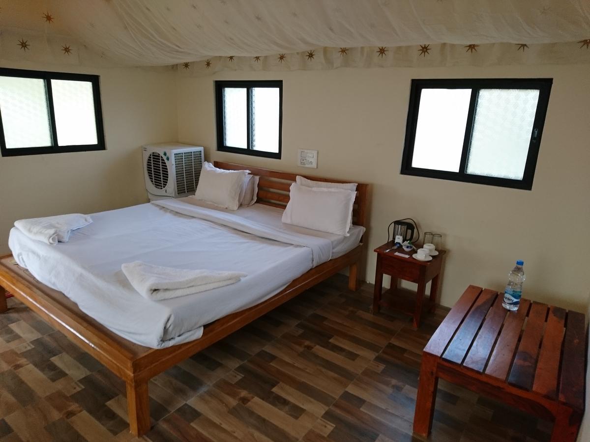 Hiranya Nature Retreat Daulatabad Exterior photo